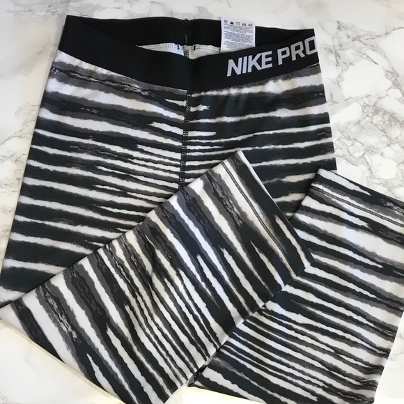 Nike Pants - 🎀 3/23 Capri Nike Pro Spandex Leggings